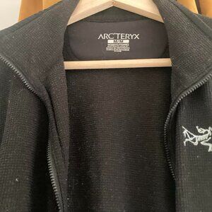 Arcteryx Women's lightweight zip up fleece